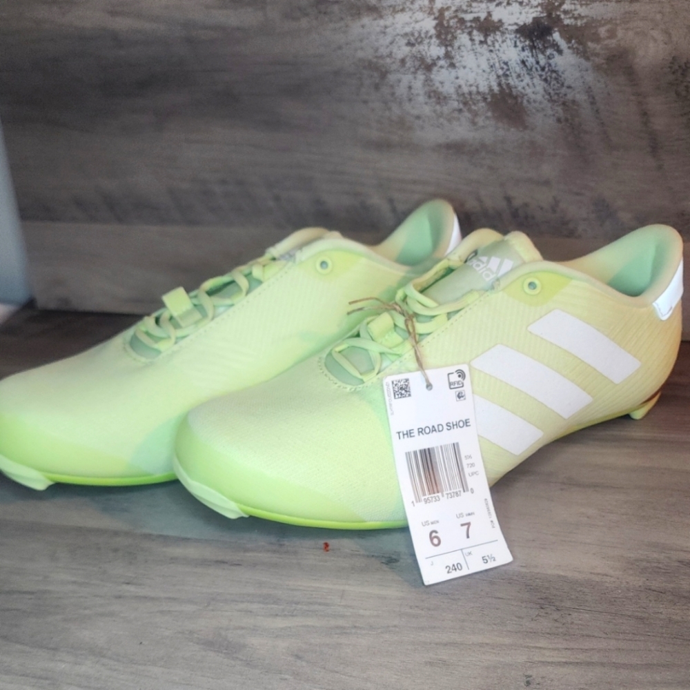The Road "Almost Lime" Cycle Shoes (no box)